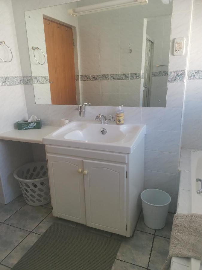 Eikepark Self Catering Apartment Stellenbosch Bagian luar foto