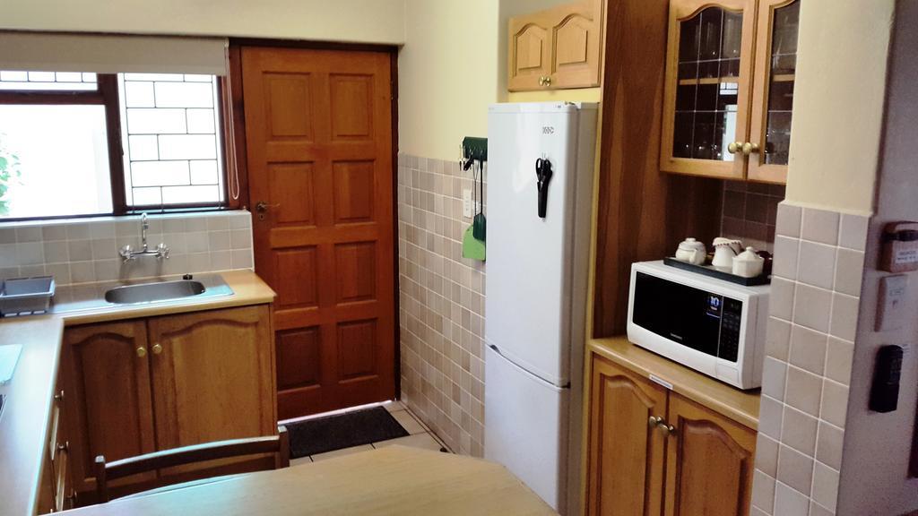 Eikepark Self Catering Apartment Stellenbosch Bagian luar foto