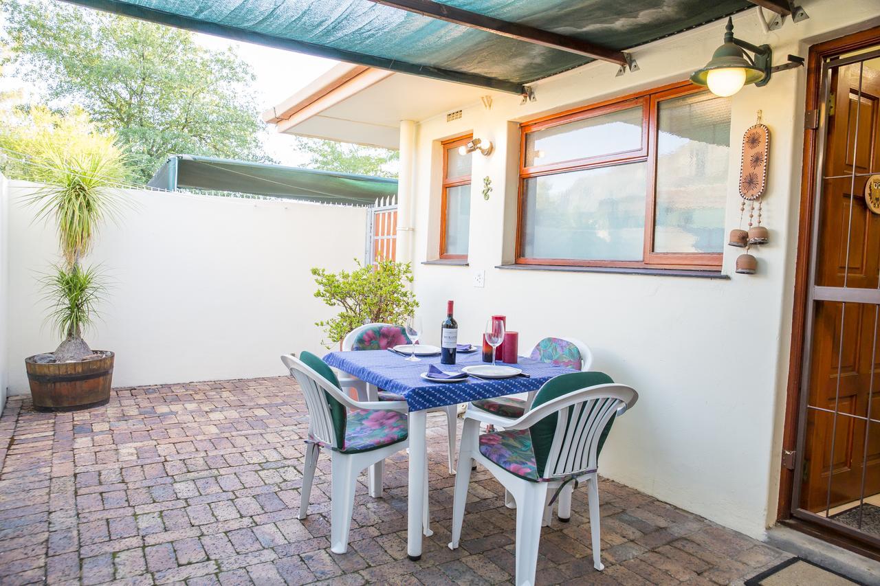 Eikepark Self Catering Apartment Stellenbosch Bagian luar foto