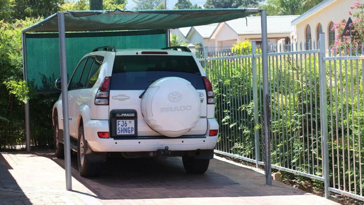 Eikepark Self Catering Apartment Stellenbosch Bagian luar foto