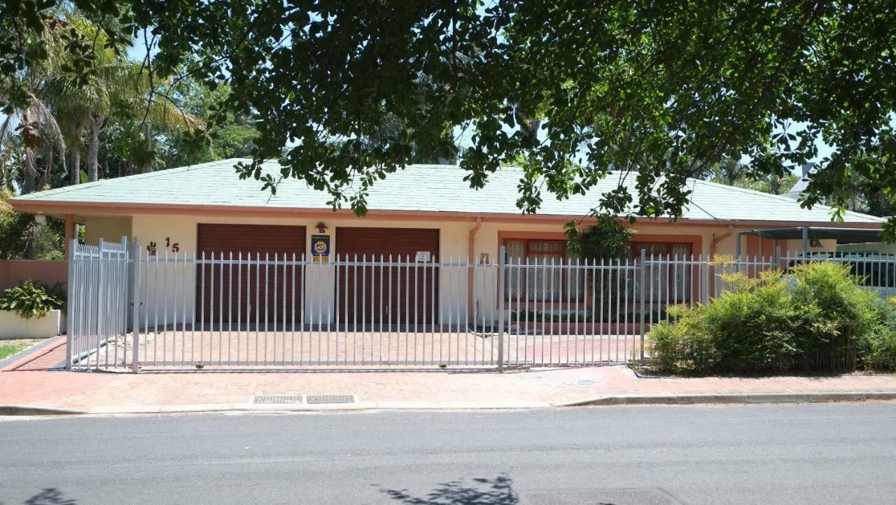 Eikepark Self Catering Apartment Stellenbosch Bagian luar foto