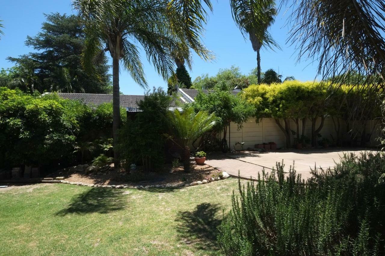 Eikepark Self Catering Apartment Stellenbosch Bagian luar foto